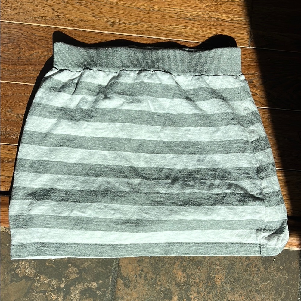 GAP Kids Children’s Gray and White Striped  Skirt